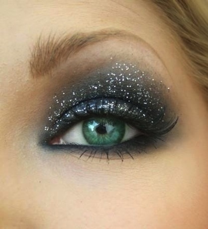 NYE Eye Make Up Trends Glitter Smoky Eye